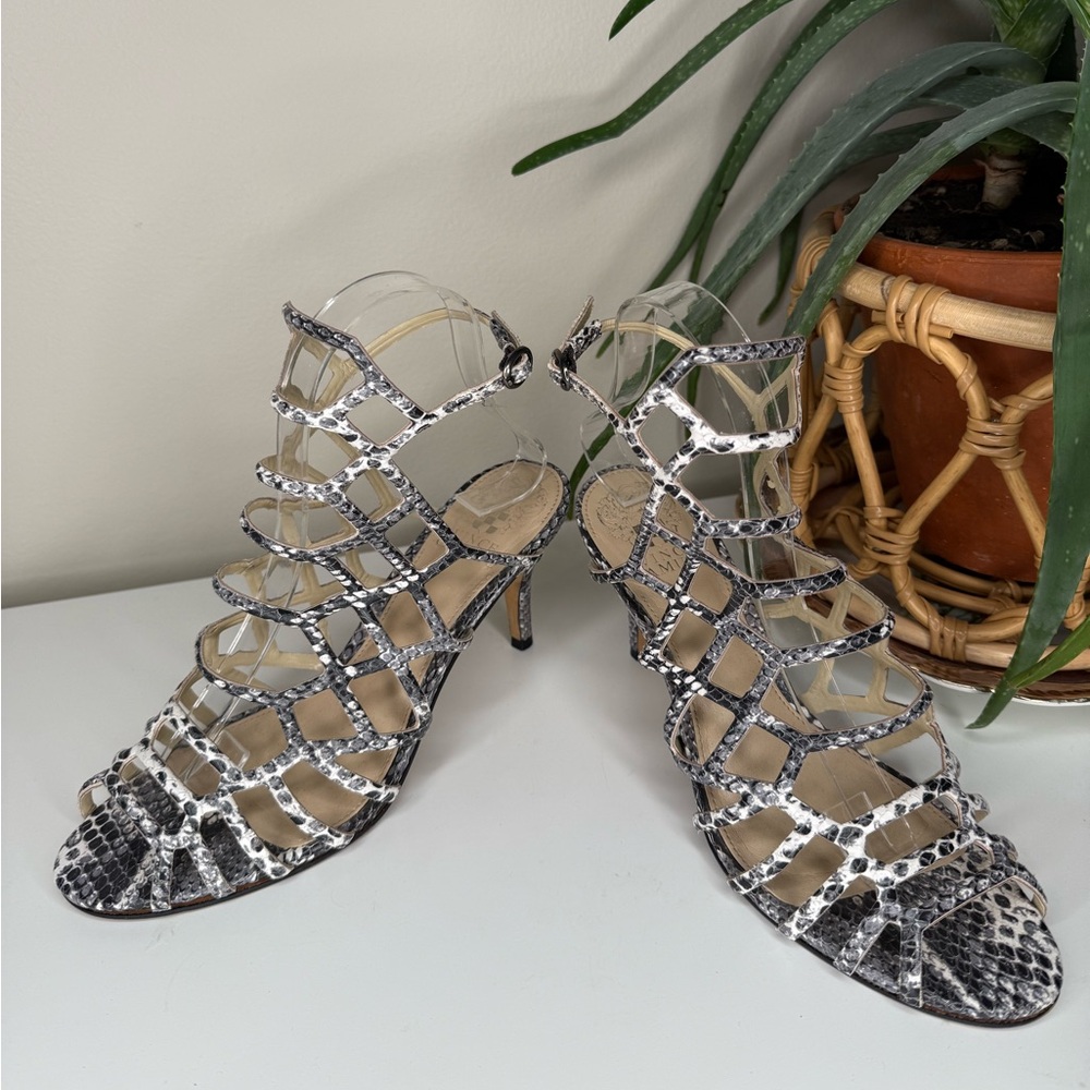 Vince Camuto Snakeskin Gladiator Strappy Heels Sandals 2.5” Kitten Heel Sz 7.5M - Picture 5 of 11